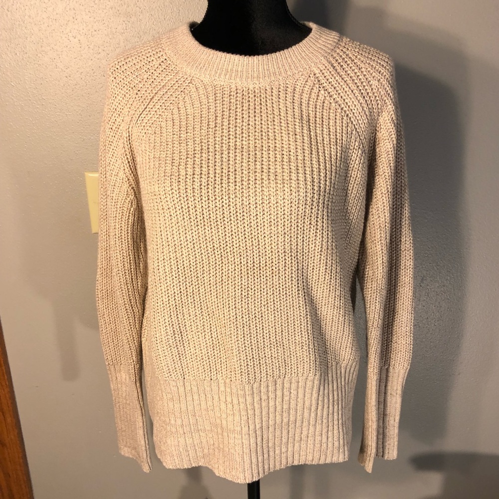 Universal Thread Beige Crewneck Sweater